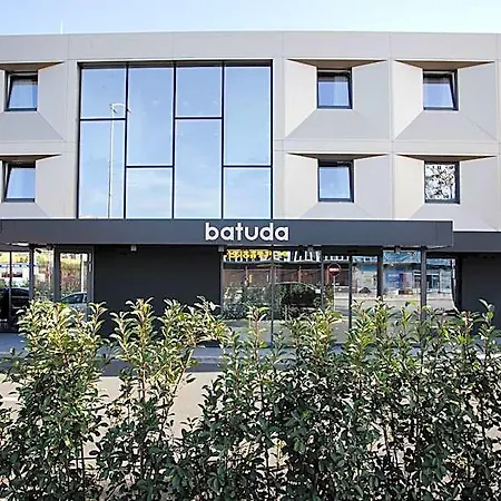 Batuda Hotell 3*